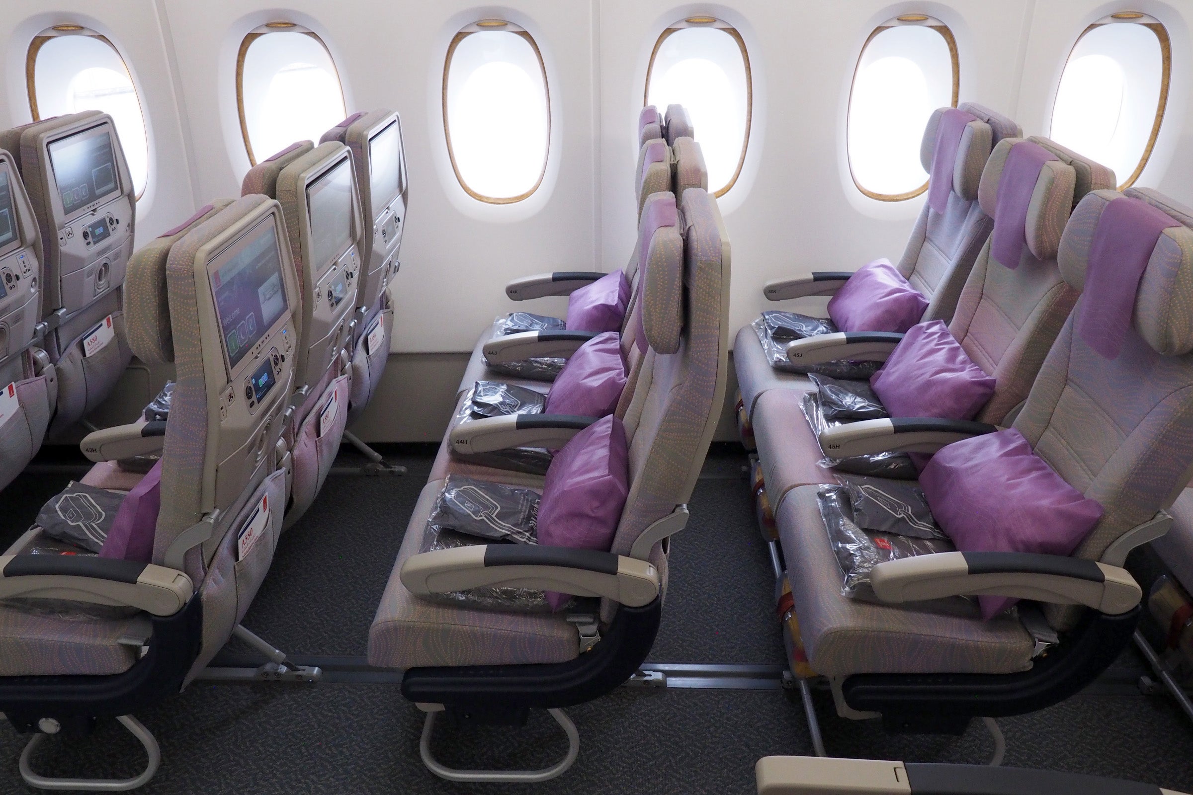 emirates airbus a380 800 economy class review
